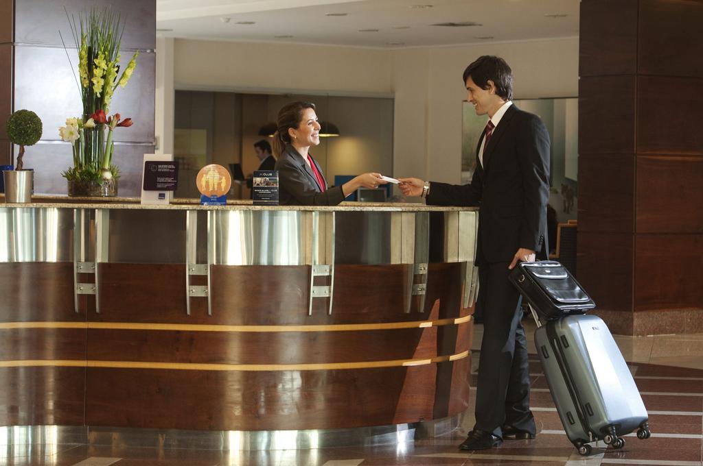 Comfort Suites Vitoria Exterior photo